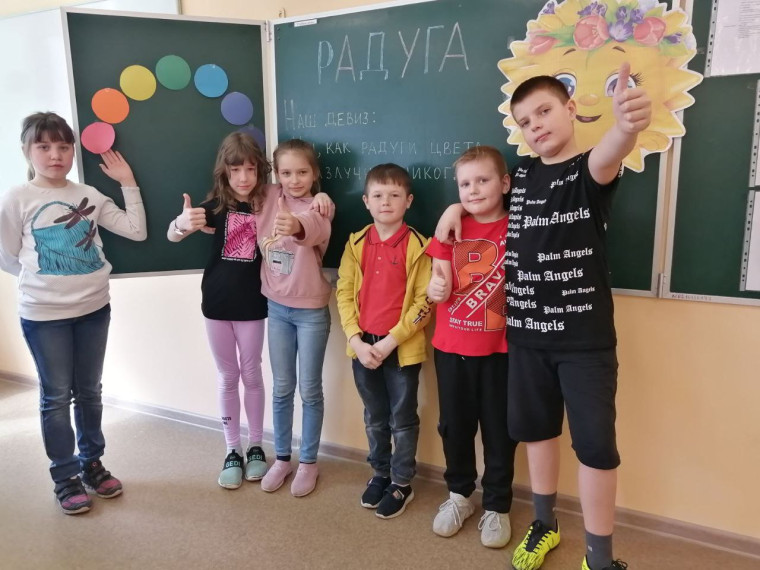 Открытие пришкольного лагеря дневного пребывания "Солнцеград".